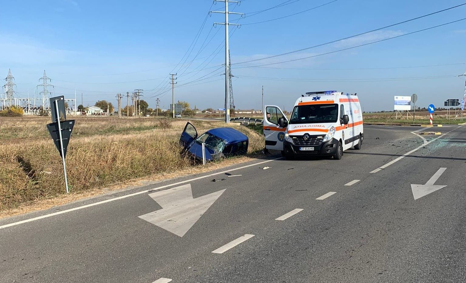 Impact între un autoturism şi un TIR pe varianta ocolitoare a