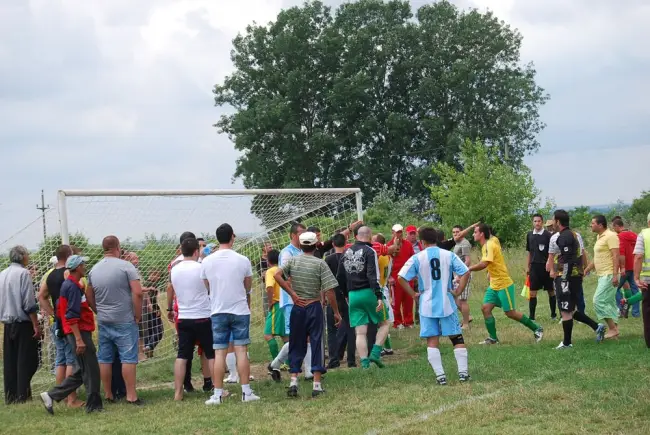 Foto Ultima oră: Stoicăneşti a câştigat la Slătioara o finală de Cupă tensionată