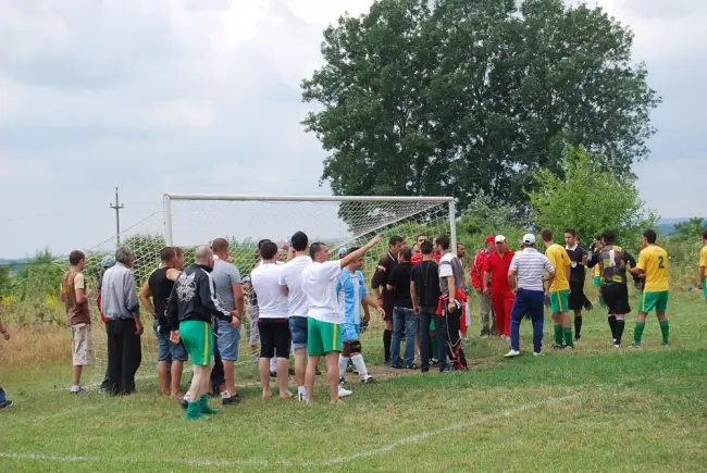 Foto Ultima oră: Stoicăneşti a câştigat la Slătioara o finală de Cupă tensionată