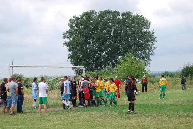 Foto Ultima oră: Stoicăneşti a câştigat la Slătioara o finală de Cupă tensionată