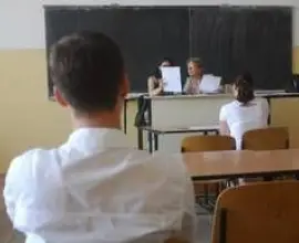 Foto Ultima oră: Elev eliminat din examenul de Bac la Colegiul Economic din Slatina