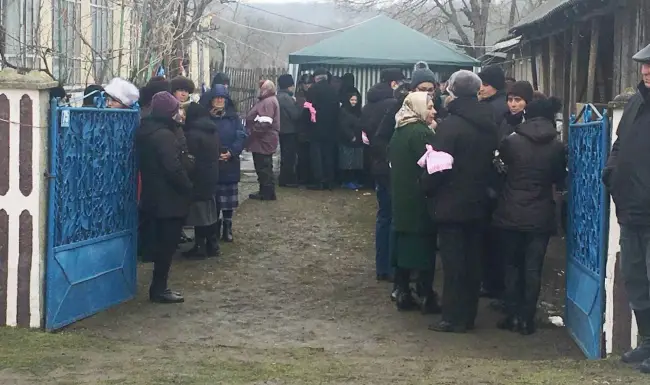 Foto Infirmierul Ghenea, care a ucis o asistentă după care s-a sinucis, a fost înmormântat fără slujbă, în comuna natală