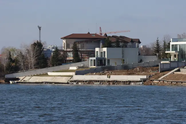 Foto Cum răsare pe malul lacului Pantelimon palatul construit de Gigel Sorinel Ştirbu pentru fiul său. FOTO&VIDEO de ultimă oră
