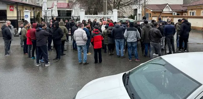 Foto Moţ și Oprescu, dialog cu slătinenii din Progresul: Anveloparea blocurilor și locurile de parcare, printre preocupările administraţiei locale