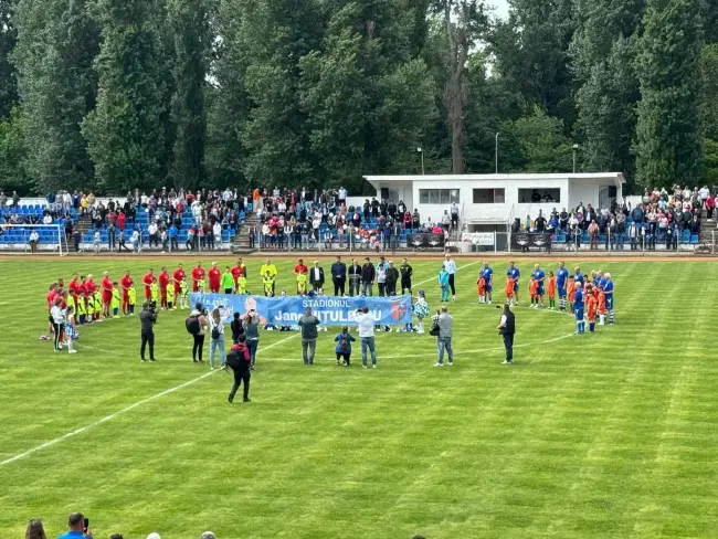 Foto VIDEO&FOTO. Meci de gală pe stadionul din Caracal în memoria omului de fotbal Jane Niţulescu