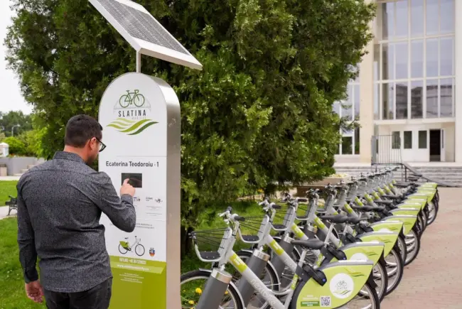 Foto Biciclete, triciclete şi staţii de încărcare pentru vehicule electrice, achiziţionate de Primăria Slatina cu fonduri europene (FOTO)