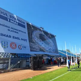 Foto Sportivii CSM Slatina şi-au luat adio de la fosta arenă „1 Mai”. Stadion nou, proiect aprobat de Guvern (FOTO&VIDEO)