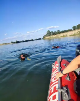 Foto ISU Olt, intervenţie în Teleorman, după ce un tânăr s-a înecat în râul Olt