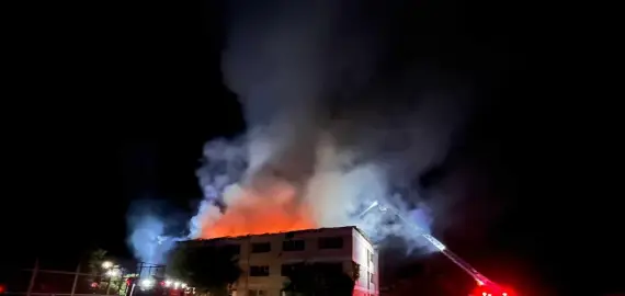 Foto VIDEO. Incendiu noaptea trecută, în Balş. Un bărbat a ajuns la spital