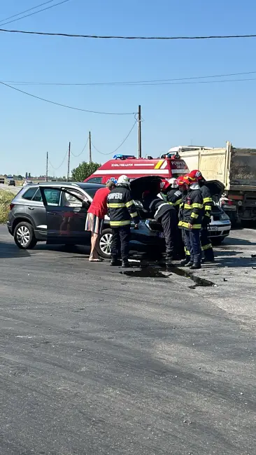 Foto Accident la Slătioara. Un bărbat, la spital (FOTO)