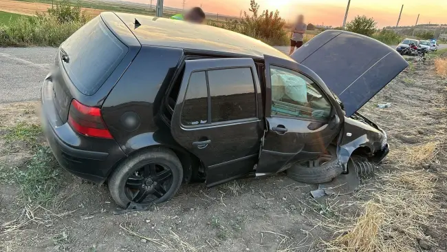 Foto Accident la Dăneasa. O femeie a murit, după ce o mașină a intrat într-un cap de pod