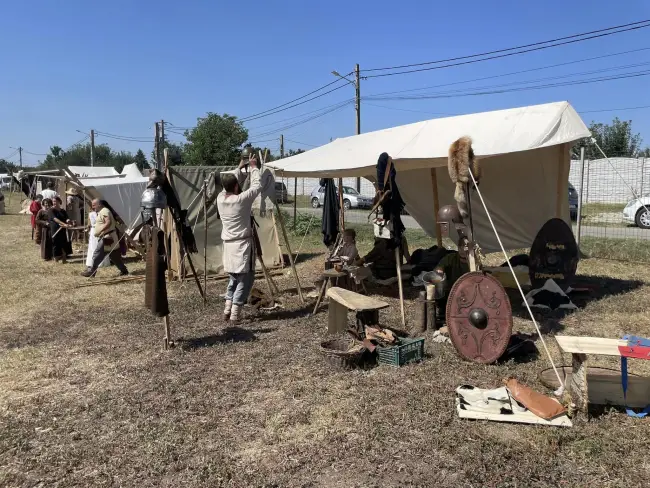 Foto Programul Romula Fest. Cucerirea Cetăţii Dacice, târg de sclavi, dansuri antice, atracţiile festivalului de la Reşca-Dobrosloveni