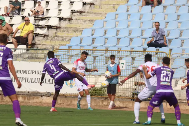 Foto CSM Slatina, remiză cu FC Argeş după un penalty ratat. Oprescu: „Păcat că nu am reuşit să fructificăm ocaziile avute”