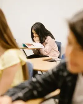 Foto Elevii şi studenţii care beneficiază de pensie de urmaş trebuie să depună adeverinţele şcolare