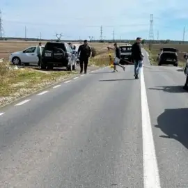 Foto Coliziune între două autoturisme pe drumul Slatina-Brebeni. O tânără, transportată la spital (VIDEO)