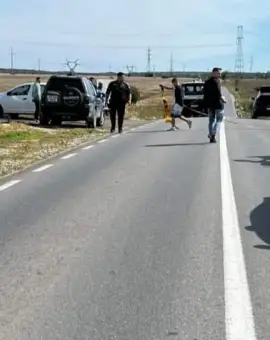 Foto Coliziune între două autoturisme pe drumul Slatina-Brebeni. O tânără, transportată la spital (VIDEO)