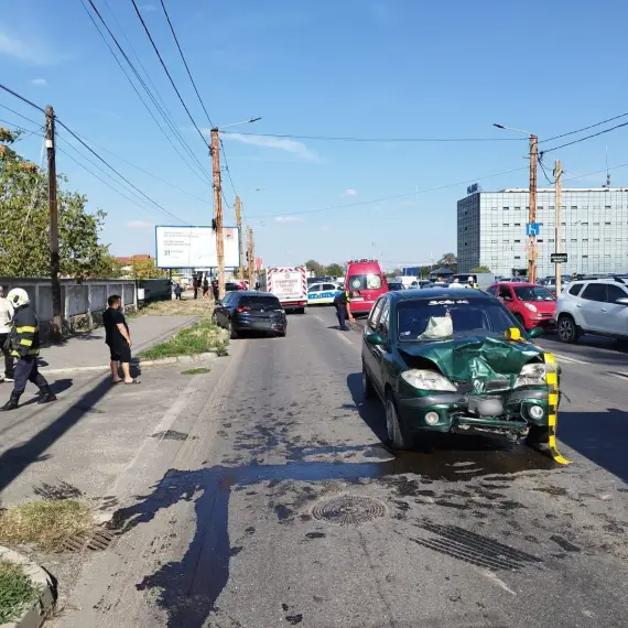 Foto O persoană rănită într-un accident, pe strada Piteşti din Slatina