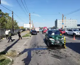 Foto O persoană rănită într-un accident, pe strada Piteşti din Slatina