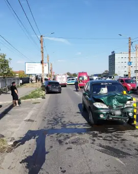 Foto O persoană rănită într-un accident, pe strada Piteşti din Slatina