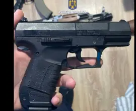 Foto Percheziții masive la nivel național pentru combaterea vânzării ilegale de arme către cumpărători români. Descinderi şi în judeţul Olt (VIDEO)