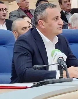 Foto Marius Oprescu, după anunţarea candidaţilor la Parlament: Suntem împreună o echipă, echipa care contează!