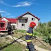 Foto Un bărbat din Movileni şi-a incendiat casa, după o ceartă cu soţia. A fost internat la psihiatrie (FOTO)