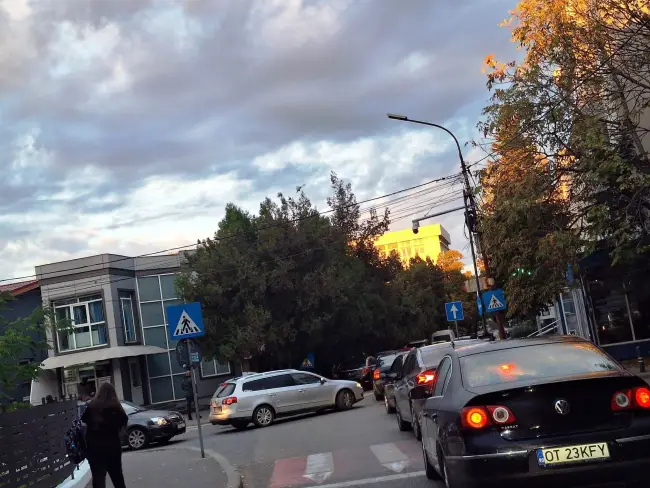 Foto Trafic haotic în Slatina: Bulevardul A.I. Cuza blocat şi luni dimineaţă după “Zilele Recoltei“