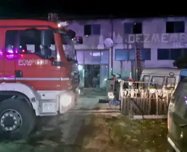 Foto Incendiu la un centru de dezmembrări auto din Balș (VIDEO)