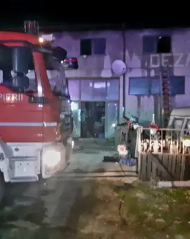 Foto Incendiu la un centru de dezmembrări auto din Balș (VIDEO)