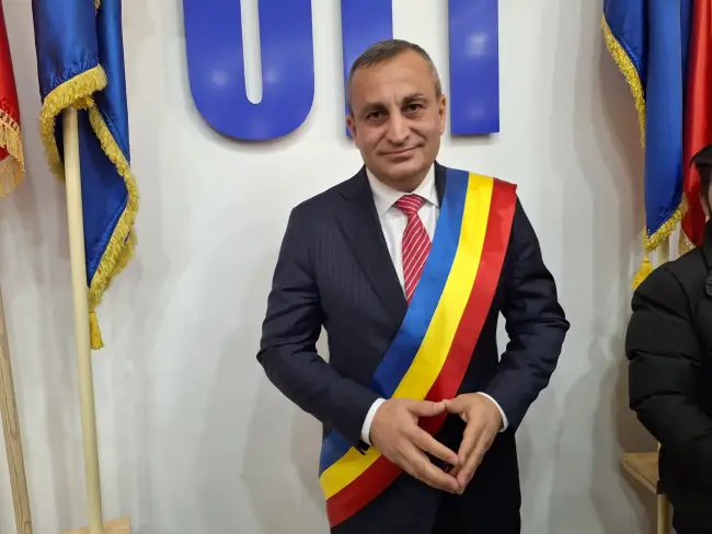 Foto Marius Oprescu a depus jurământul pentru un nou mandat de preşedinte al CJ Olt (VIDEO)