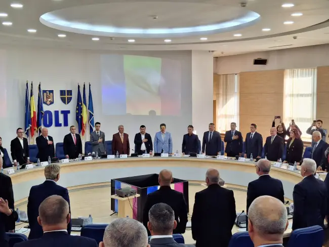 Foto Marius Oprescu a depus jurământul pentru un nou mandat de preşedinte al CJ Olt (VIDEO)