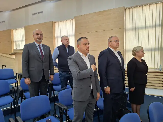 Foto Marius Oprescu a depus jurământul pentru un nou mandat de preşedinte al CJ Olt (VIDEO)