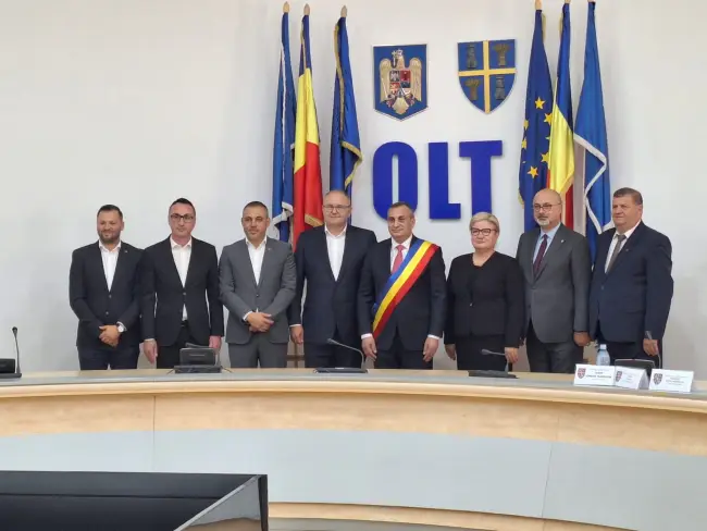 Foto Marius Oprescu a depus jurământul pentru un nou mandat de preşedinte al CJ Olt (VIDEO)