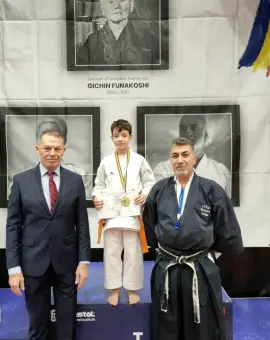 Foto Sportivul Andrei Dima, campion naţional în proba de kata