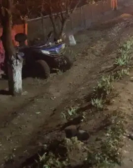 Foto Un tânăr din Osica de Sus, la spital după ce a dat cu ATV-ul într-un pom