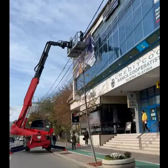 Foto Decizie BEJ: Bannerul electoral ilegal al PNL Slatina, înlăturat 