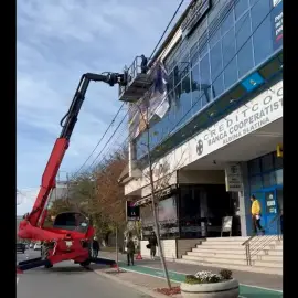 Foto Decizie BEJ: Bannerul electoral ilegal al PNL Slatina, înlăturat 