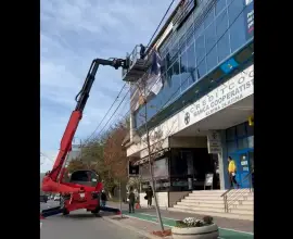 Foto Decizie BEJ: Bannerul electoral ilegal al PNL Slatina, înlăturat 