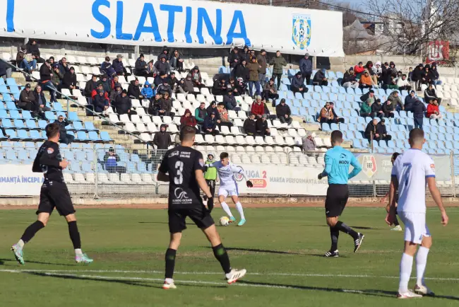 Foto CSM Slatina pierde, scor 1-2, duelul cu Chiajna. Oprescu: „Golurile s-au primit pe greşeli personale foarte mari”