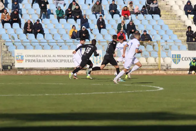 Foto CSM Slatina pierde, scor 1-2, duelul cu Chiajna. Oprescu: „Golurile s-au primit pe greşeli personale foarte mari”