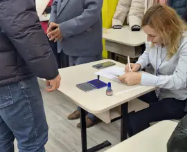 Foto Noi rezultate exit-poll: Se conturează lupta pentru turul al doilea al prezidențialelor