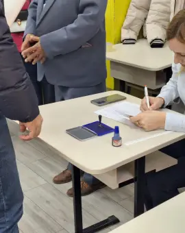 Foto Noi rezultate exit-poll: Se conturează lupta pentru turul al doilea al prezidențialelor