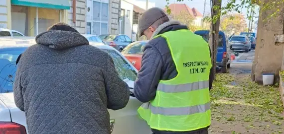 Foto Firmele de transport rutier verificate de ITM Olt. O societate amendată cu 20.000 de lei pentru munca la negru