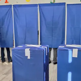 Foto Alertă la o secție de votare din Olt. Poliția intervine după un incident cu buletine de vot