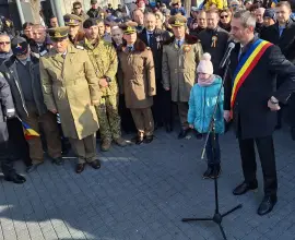 Foto Gest jenant al primarului Slatinei la ceremonia Zilei Naționale: A întrerupt ceremonia pentru a susţine un discurs (VIDEO)