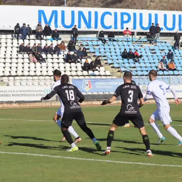 Foto CSM Slatina, duel cu Corvinul Hunedoara la ultima reprezentaţie pe teren propriu din acest an