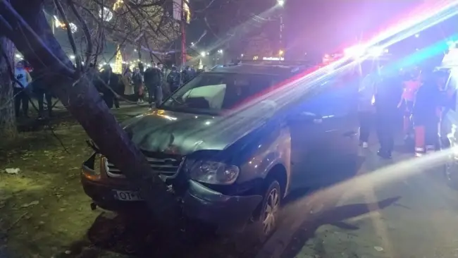 Foto FOTO. Accident în Slatina, în zona McDonald's. Trei persoane rănite