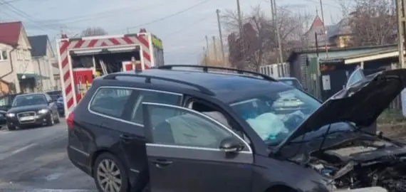 Foto Două maşini implicate, într-un accident, la Curtişoara (FOTO)