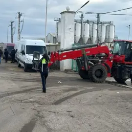 Foto Accidentul mortal de la Stoicăneşti: Şoferul utilajului, fără permis de conducere şi cu o alcoolemie de 0,19 mg/litru