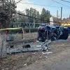 Foto Accident fatal în Corabia: Un tânăr decedat și trei răniți după ce o mașină a lovit un stâlp și gardul spitalului